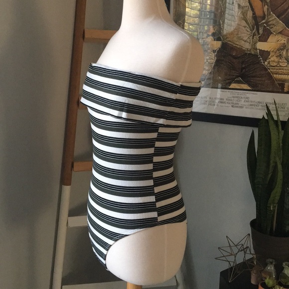 Cruizin down the St. off shoulder stripe bodysuit - Picture 6 of 6
